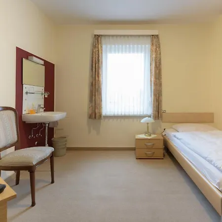 Runge Inn *